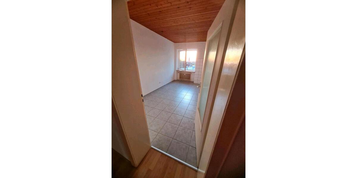 Etagenwohnung Remscheid - 3 Zimmer, 97 m&sup2;, 800&euro; | Angebot:26126091