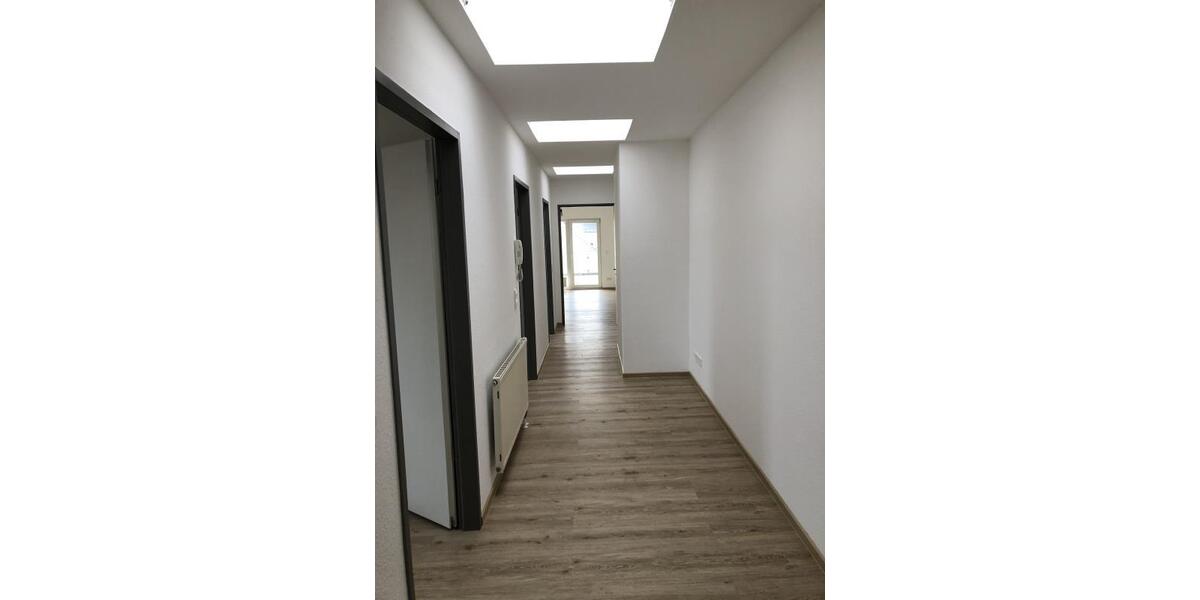 Etagenwohnung Mittweida - 5 Zimmer, 112 m&sup2;, 950&euro; | Angebot:25960902