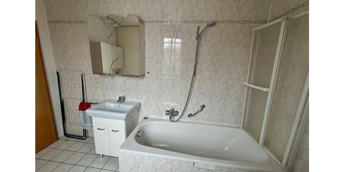 Erdgeschoßwohnung Rotenburg an der Fulda - 3 Zimmer, 90 m&sup2;, 550&euro; | Angebot:25793872