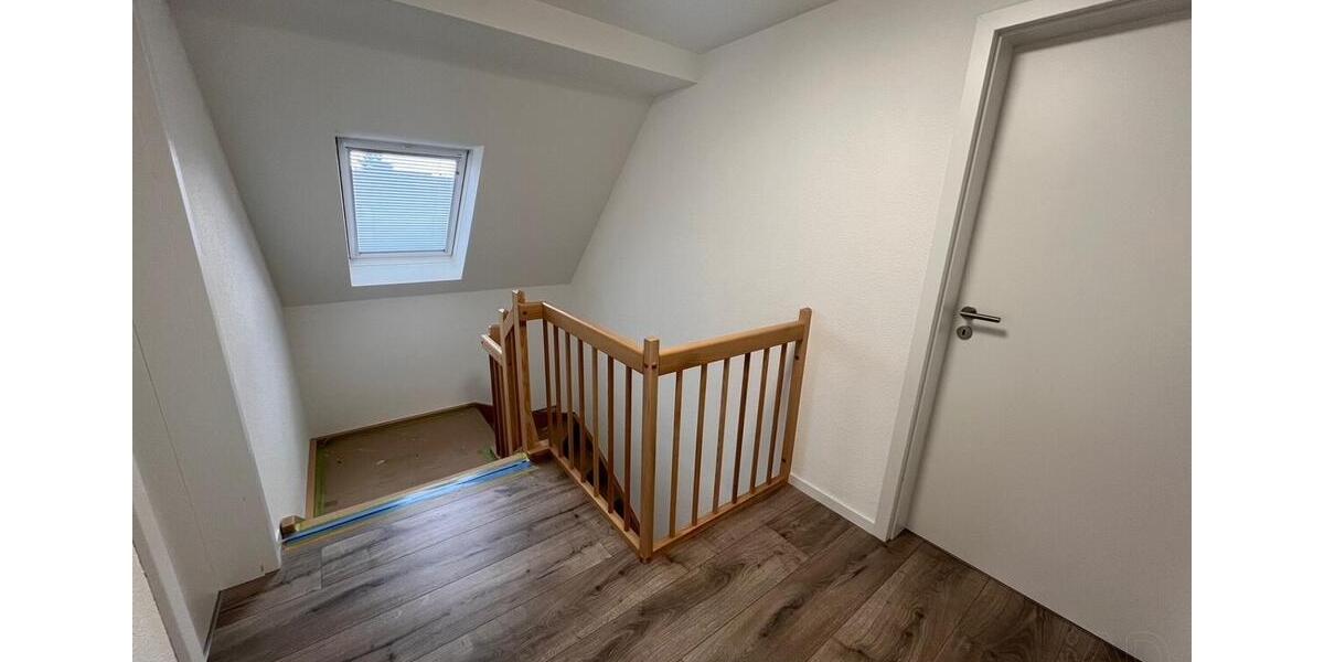 Doppelhaushälfte Zwickau - 3 Zimmer, 95 m&sup2;, 1.250&euro; | Angebot:25395037