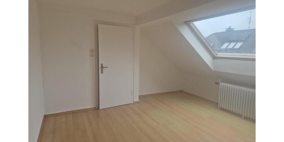 Dachgeschoßwohnung Remscheid - 2 Zimmer, 75 m&sup2;, 500&euro; | Angebot:24398812