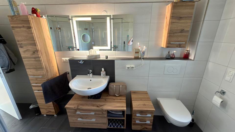 Etagenwohnung Niedenstein - 3 Zimmer, 95 m&sup2;, 900&euro; | Angebot:26495881