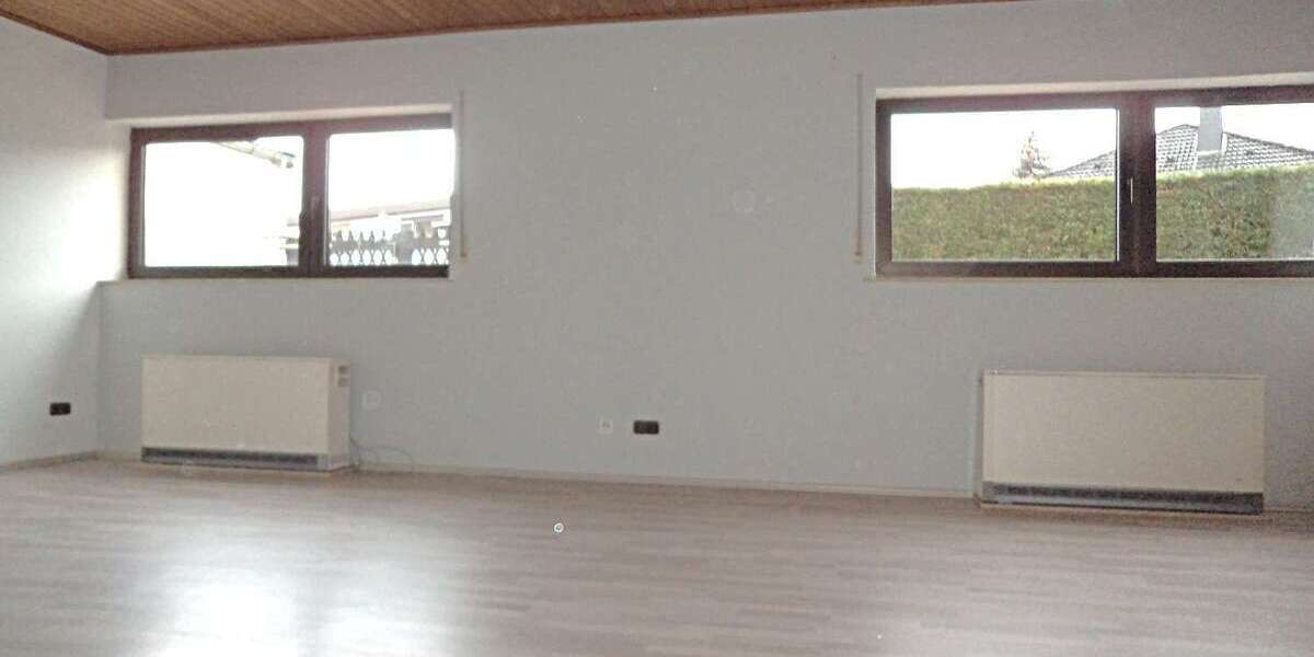 Etagenwohnung Bruchköbel - 3 Zimmer, 100 m&sup2;, 700&euro; | Angebot:23438088