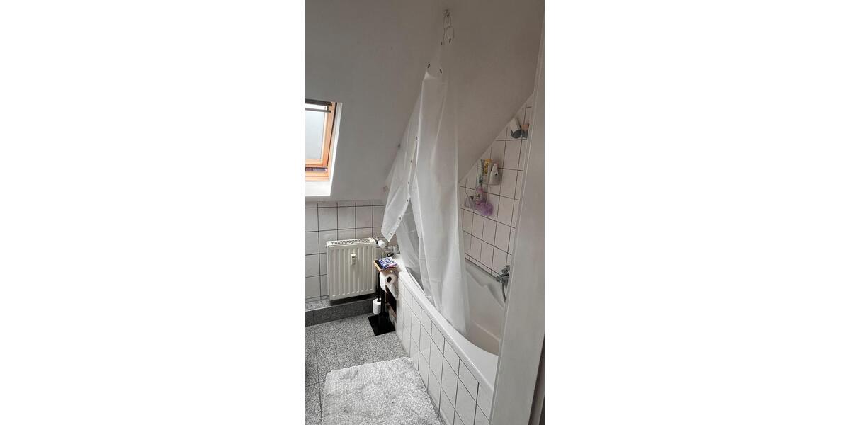 Dachgeschoßwohnung Niederkassel - 2 Zimmer, 49 m&sup2;, 870&euro; | Angebot:26669629