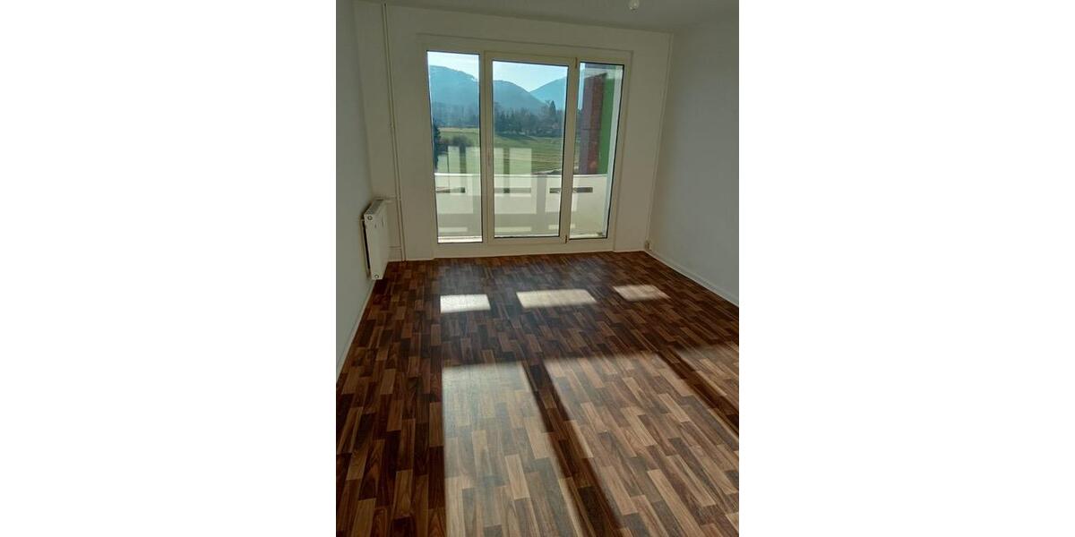 Etagenwohnung Saalfeld (Saale) - 3 Zimmer, 61 m&sup2;, 366&euro; | Angebot:26647248