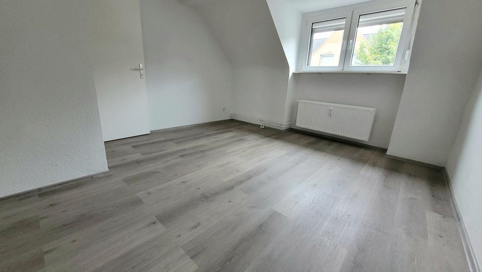 Dachgeschoßwohnung Essen Stadtbezirk IV - 2 Zimmer, 47 m&sup2;, 406&euro; | Angebot:24493576
