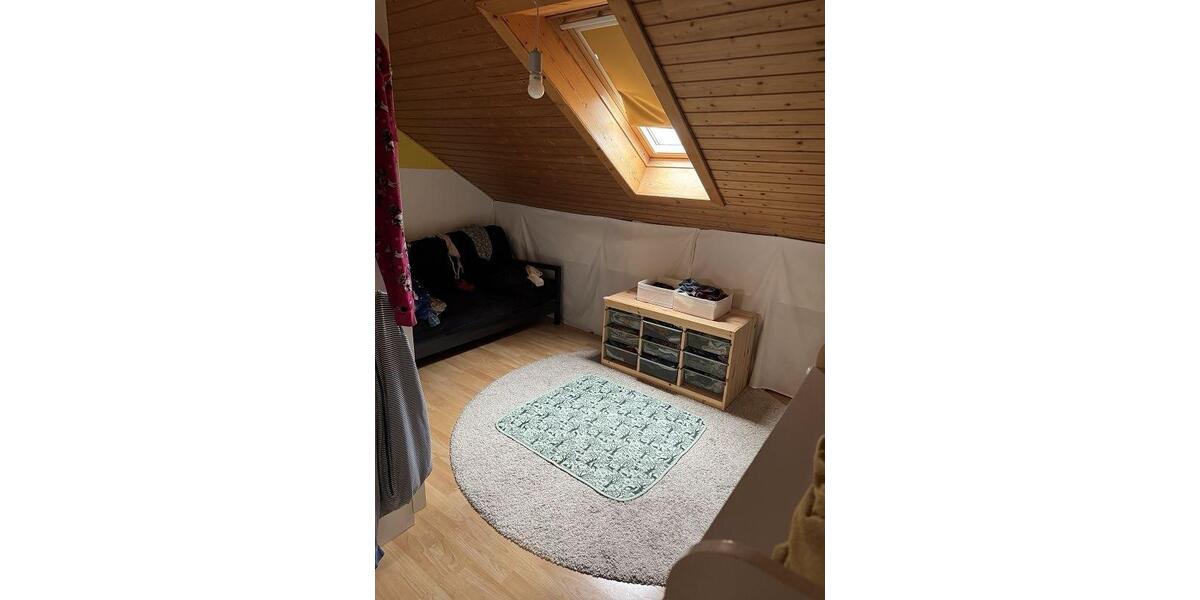 Dachgeschoßwohnung Kraichtal - 3.5 Zimmer, 85 m&sup2;, 1.200&euro; | Angebot:26691360