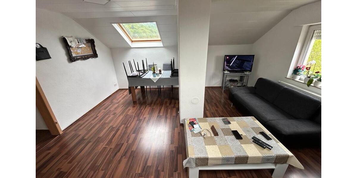 2 Zimmer Dachgeschoss Wohnung Oststadt 2 zimmer