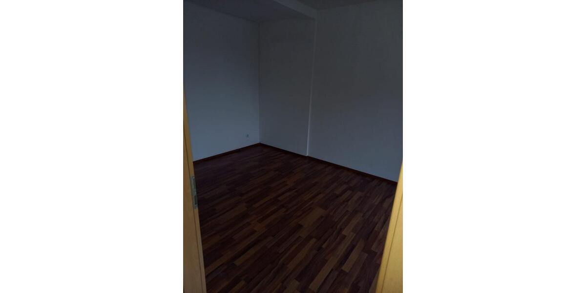 Erdgeschoßwohnung Teuchern - 2 Zimmer, 70 m&sup2;, 303&euro; | Angebot:24690916