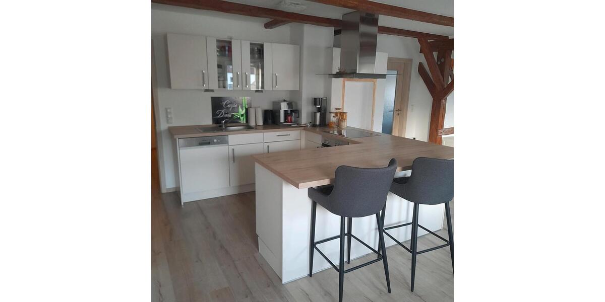 Schöne DG Wohnung zu vermieten 3 zimmer