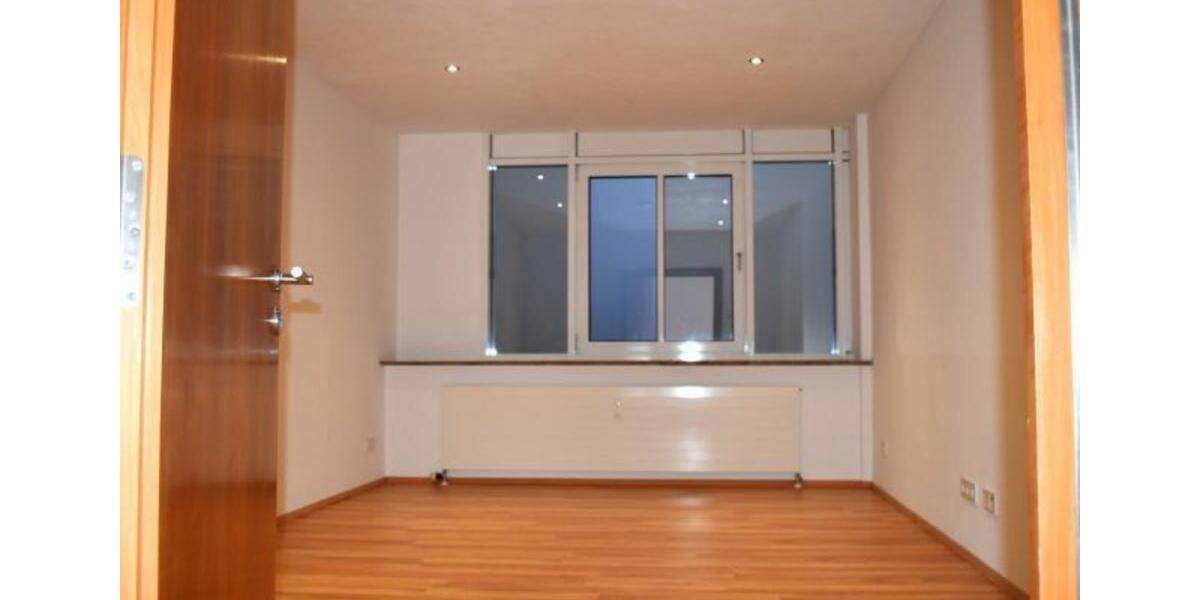 Maisonettenwohnung Neuhaus am Rennweg - 6.5 Zimmer, 270 m&sup2;, 1.198&euro; | Angebot:25842506