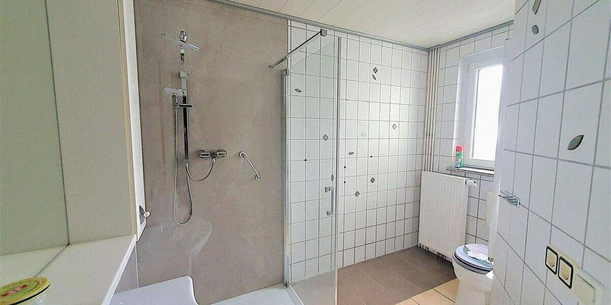 Schnuckelige 3-Raum-Wohnung im 3-Familien-Haus Schmalkalden, Einbauküche, zentrumsnah & im Grünen 3 zimmer