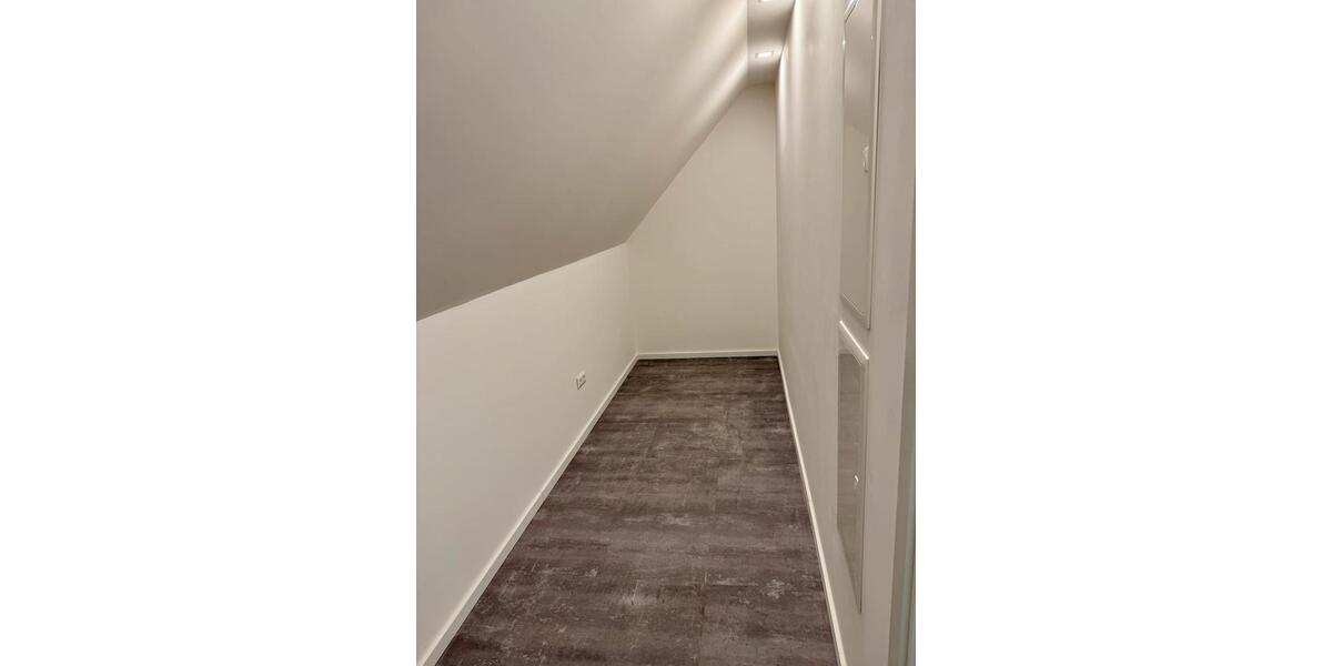 Dachgeschoßwohnung Loxstedt - 2.5 Zimmer, 94 m&sup2;, 1.025&euro; | Angebot:26014276