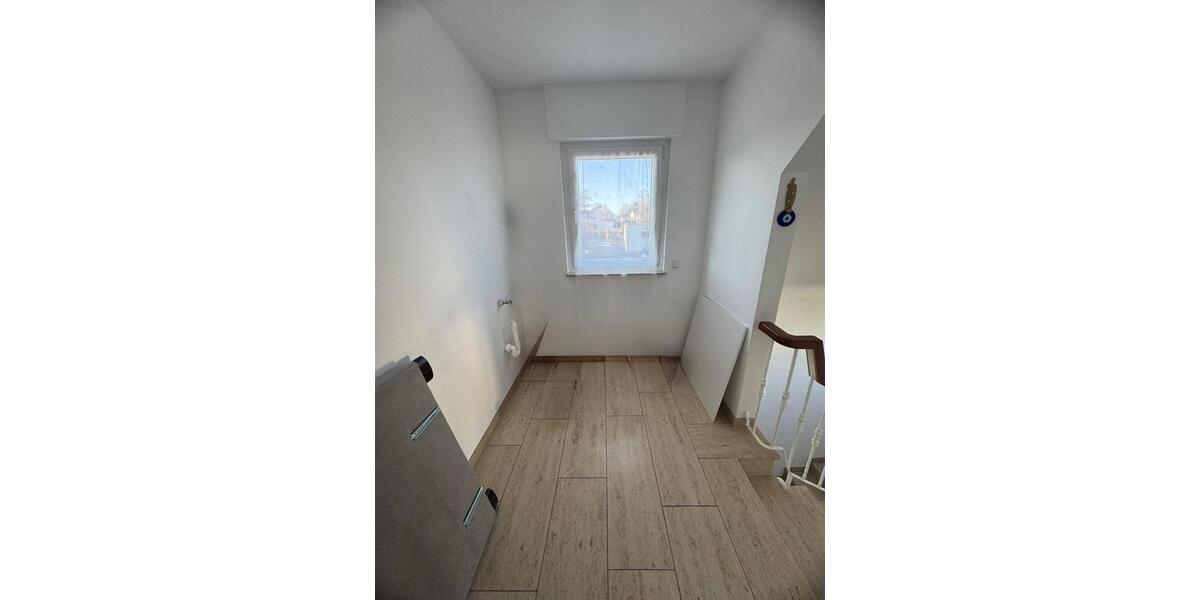 Dachgeschoßwohnung Limburg an der Lahn - 1 Zimmer, 154 m&sup2;, 1.800&euro; | Angebot:24416726