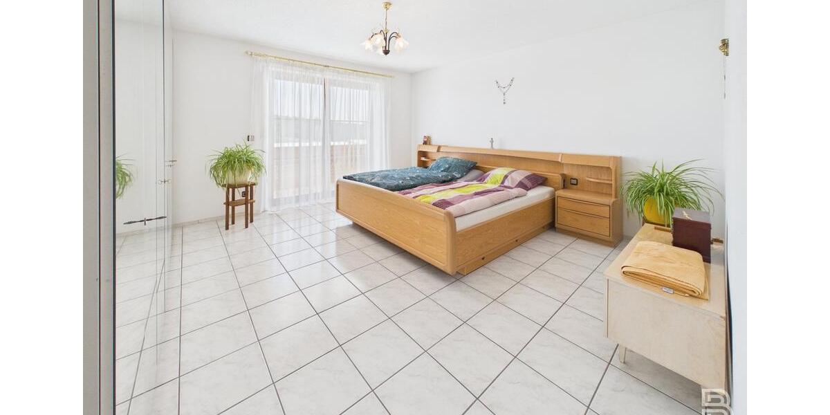 Erdgeschoßwohnung Kelheim - 3 Zimmer, 123 m&sup2;, 1.100&euro; | Angebot:26311579