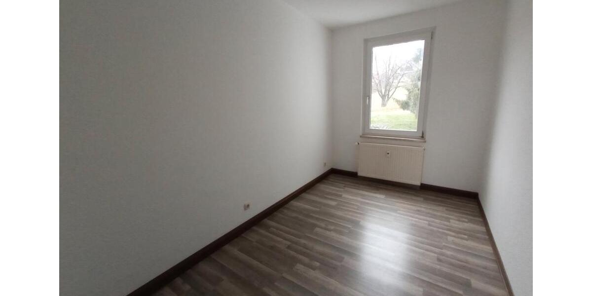 Etagenwohnung Schmölln - 2 Zimmer, 37 m&sup2;, 235&euro; | Angebot:26268427