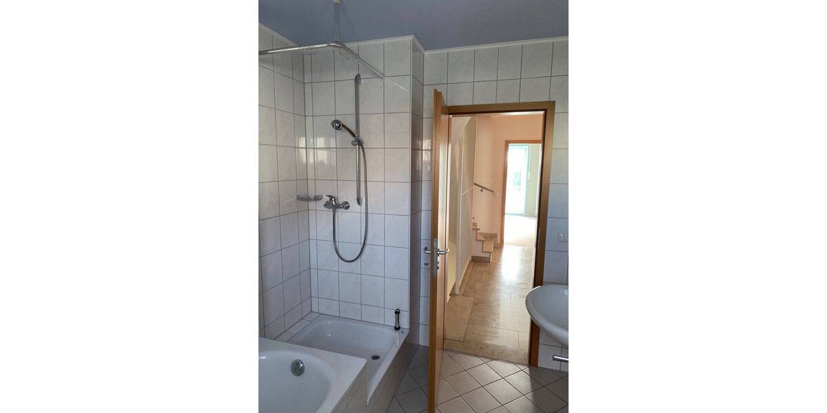 Reihenmittelhaus Schrobenhausen - 5 Zimmer, 140 m&sup2;, 1.450&euro; | Angebot:26819950