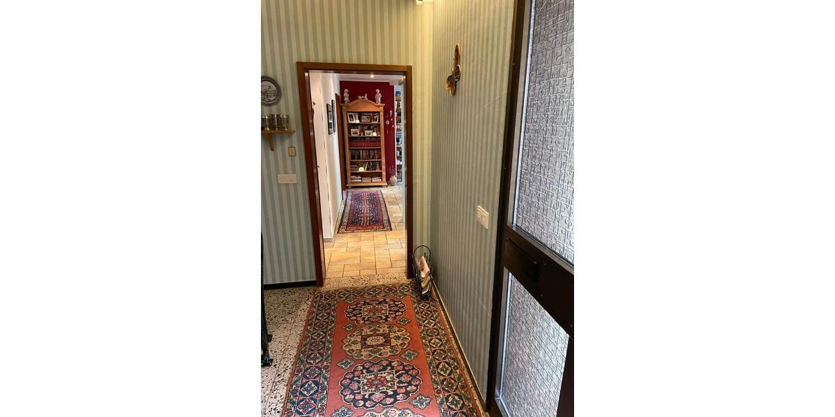 Erdgeschoßwohnung Selbitz - 3 Zimmer, 141 m&sup2;, 690&euro; | Angebot:26040544