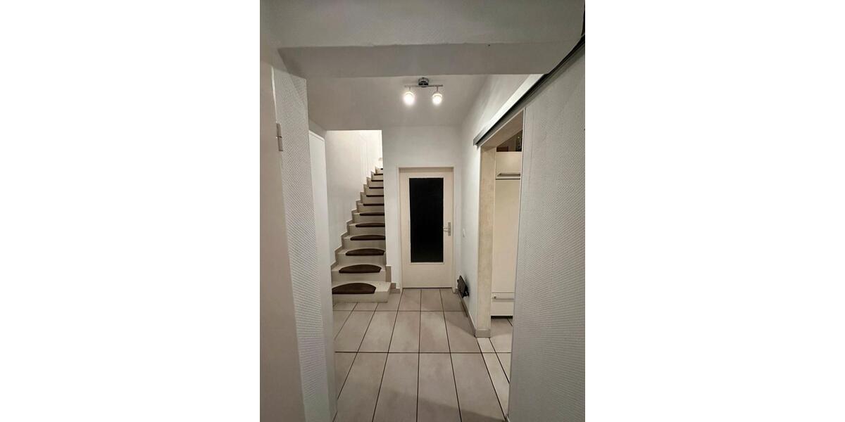 Wohnen auf Zeit Köln Kalk - 8 Zimmer, 8 m&sup2;, 650&euro; | Angebot:26564570