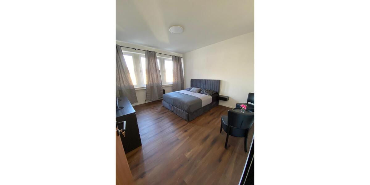 Wohnen auf Zeit Koblenz - 5 Zimmer, 20 m&sup2;, 400&euro; | Angebot:26214068