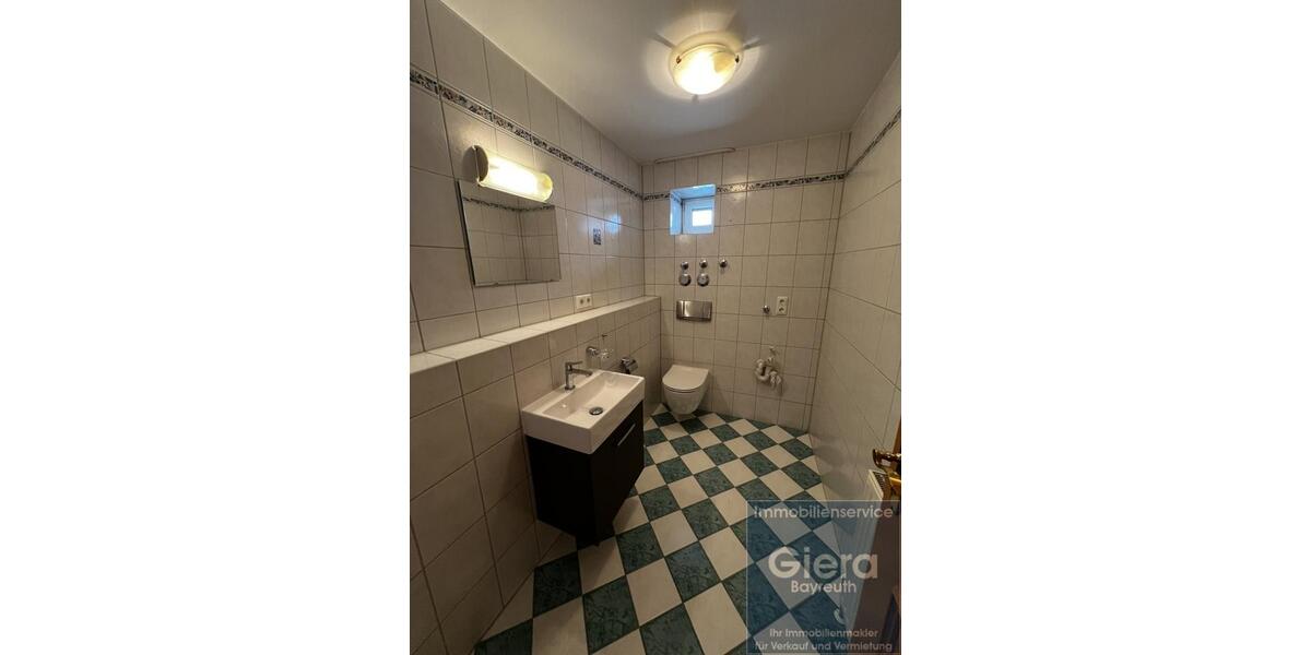 Etagenwohnung Neudrossenfeld - 3 Zimmer, 107 m&sup2;, 1.400&euro; | Angebot:25304925