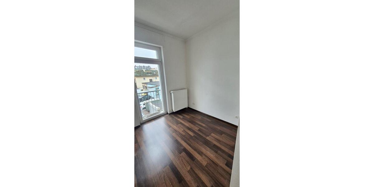 Schöne Altbau 3-Zimmerwohnung mit Einbauküche 3 zimmer