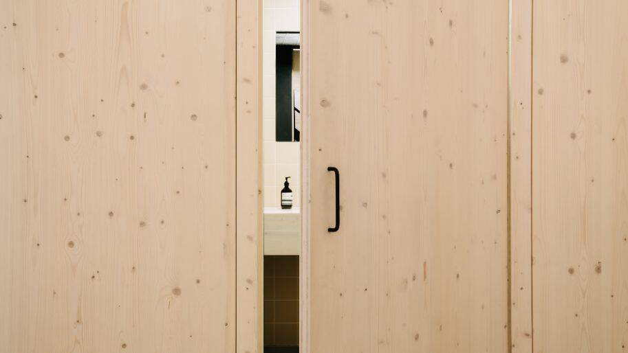 Tolle Arbeitsplätze in loftartigem Hinterhaus der Aachener Straße - All-in-Miete