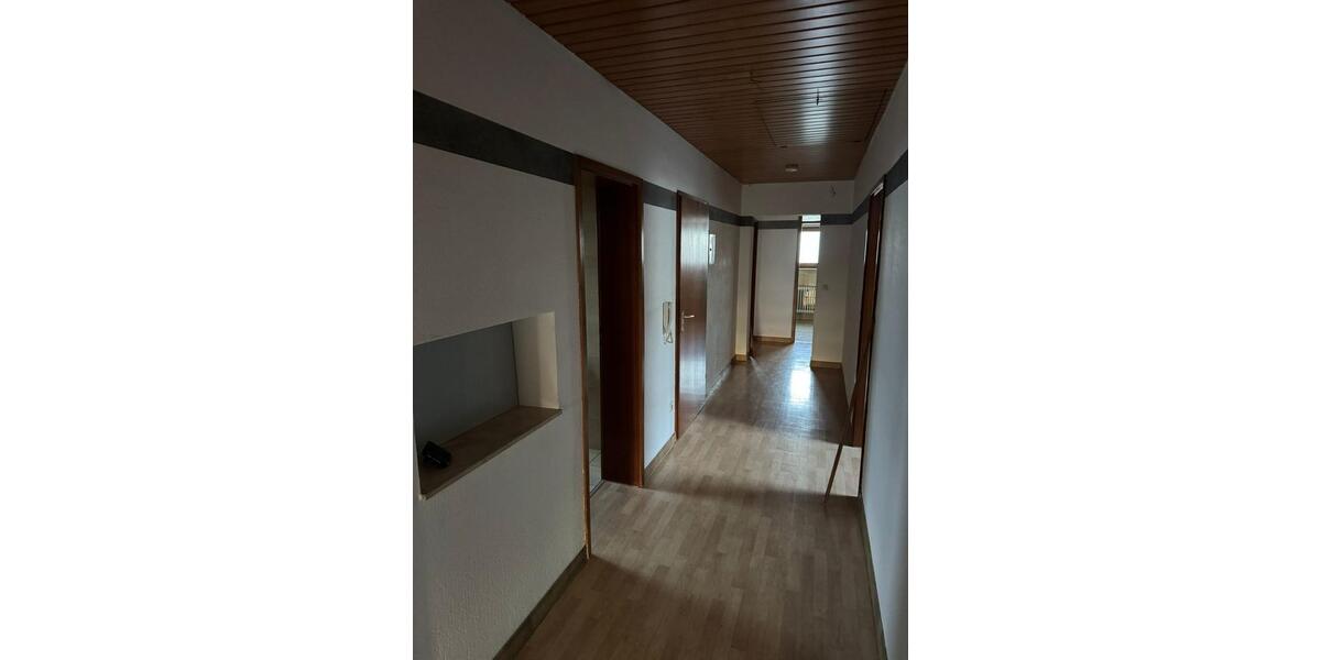 Dachgeschoßwohnung Filderstadt - 4 Zimmer, 82 m&sup2;, 1.100&euro; | Angebot:24865420