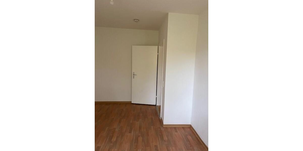 ~FRISCH RENOVIERT~Helle 3-Zimmerwohnung mit Balkon** 3 zimmer