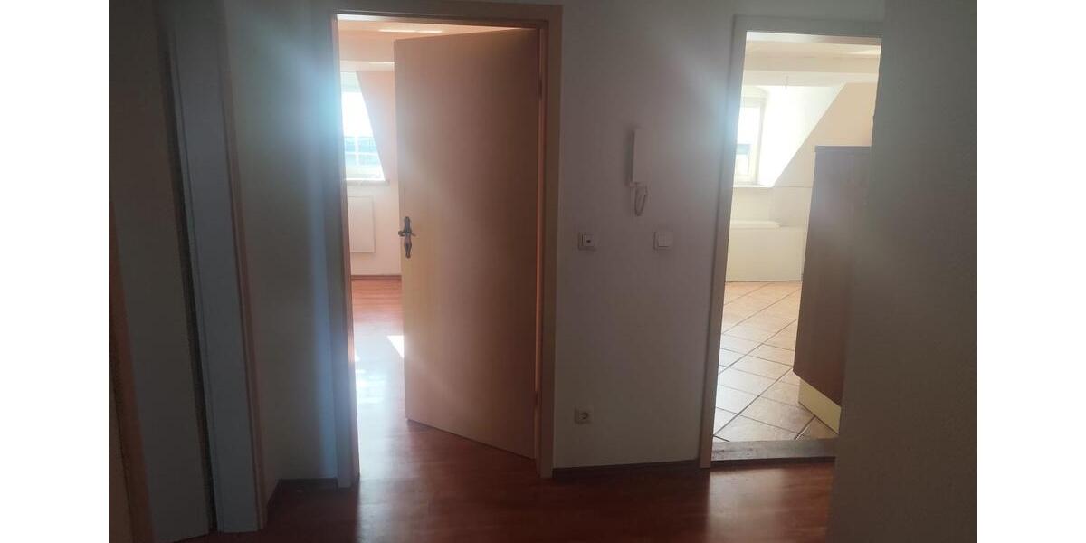 Dachgeschoßwohnung Geringswalde - 4 Zimmer, 80 m&sup2;, 600&euro; | Angebot:25398137