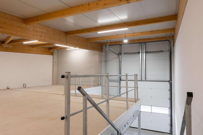 Moderne Hallenfläche mit flexiblen Mietlaufzeiten - Metroloq Erftstadt