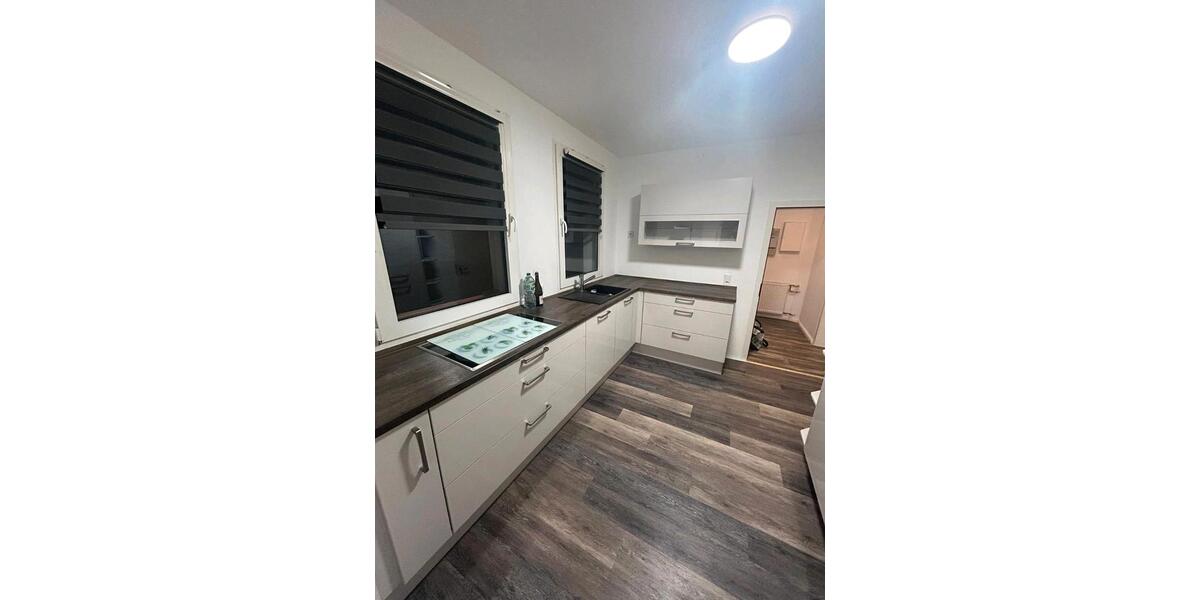 Helle 4-Zimmer-Wohnung auf 3 Etagen - ca. 80m², eigener Eingang 4 zimmer