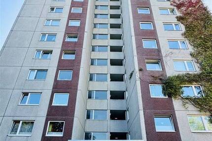 4-Zimmer-Whg. mit Balkon, Keller, Dachboden u. Aufzug in Kronshagen Albert-Schweitzer-Straße