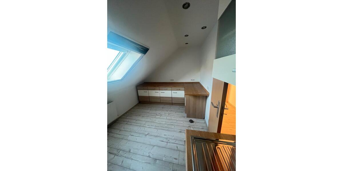 Dachgeschoßwohnung Lunden - 2 Zimmer, 48 m&sup2;, 500&euro; | Angebot:26606236