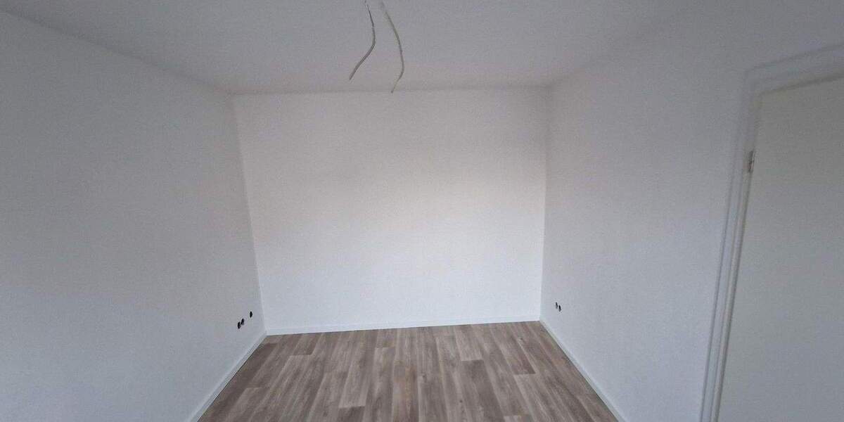 Toplage am Maudacher Bruch - Kernsaniertes Doppelhaus in Sackgasse 5 zimmer