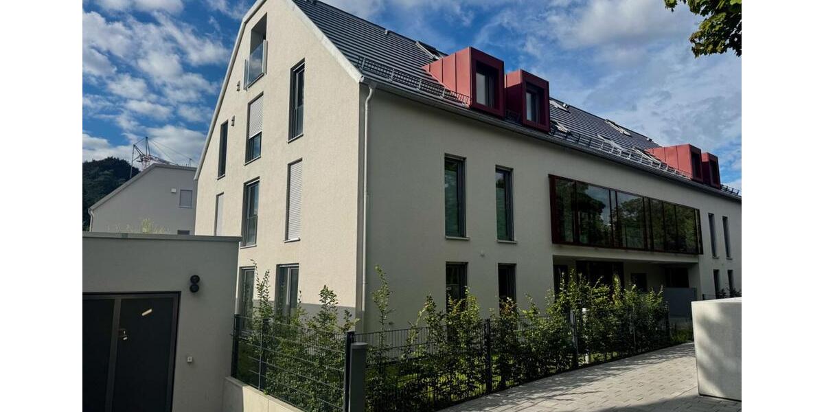 Dachgeschoßwohnung Dachau - 3 Zimmer, 93 m&sup2;, 1.990&euro; | Angebot:26645461