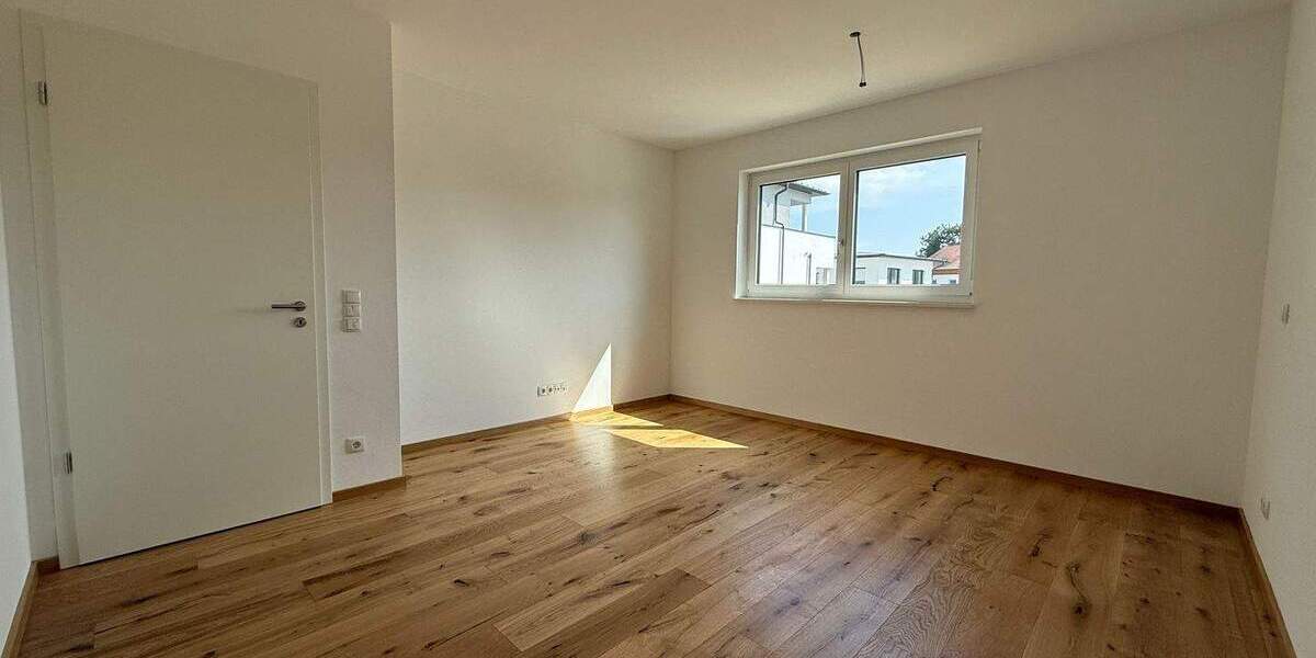 Etagenwohnung Tüßling - 3 Zimmer, 99 m&sup2;, 1.275&euro; | Angebot:26154944