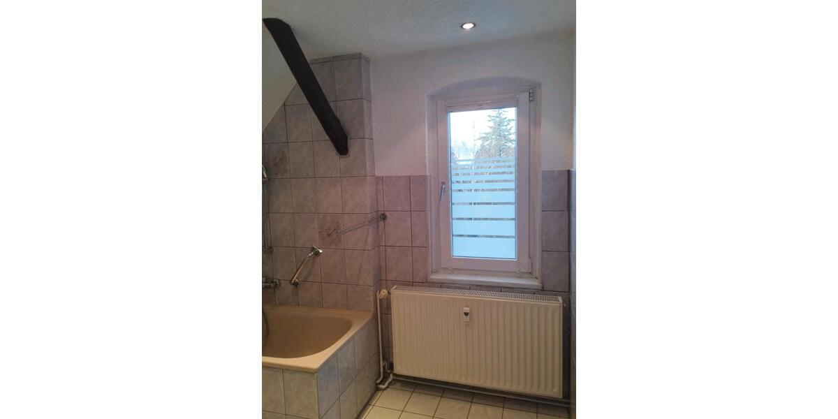 Dachgeschoßwohnung Pegau - 2.5 Zimmer, 64 m&sup2;, 390&euro; | Angebot:26184603