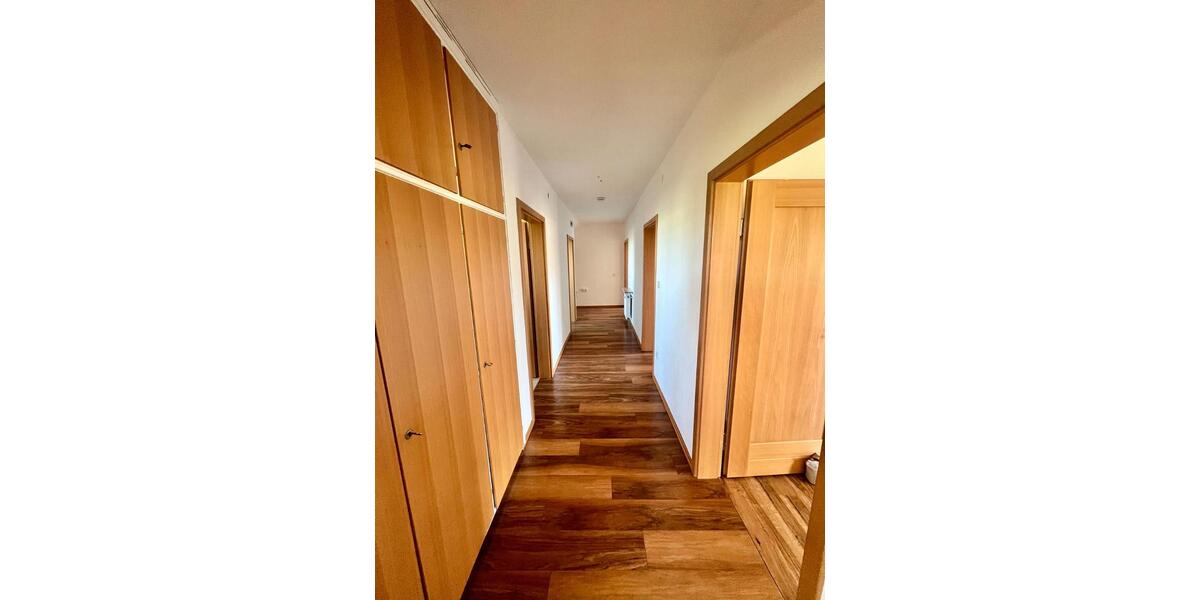 Etagenwohnung Ippesheim - 5 Zimmer, 98 m&sup2;, 550&euro; | Angebot:26563222