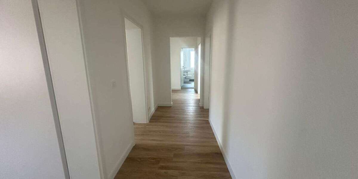 Etagenwohnung Welzow - 4 Zimmer, 86 m&sup2;, 819&euro; | Angebot:25611487