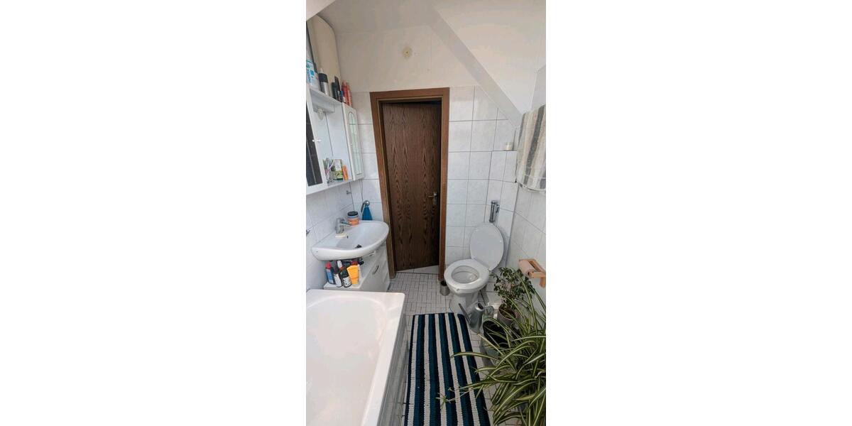 Dachgeschoßwohnung Essen Huttrop - 2 Zimmer, 54 m&sup2;, 465&euro; | Angebot:26233289