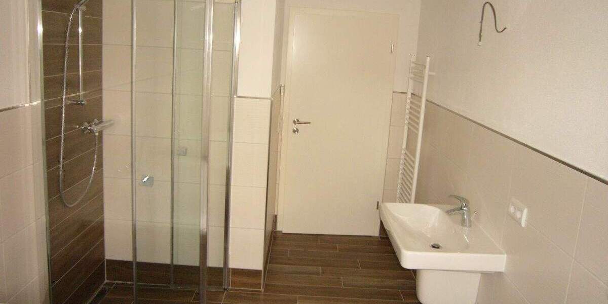 Etagenwohnung Stralsund Tribseer - 3 Zimmer, 90 m&sup2;, 1.170&euro; | Angebot:26105552