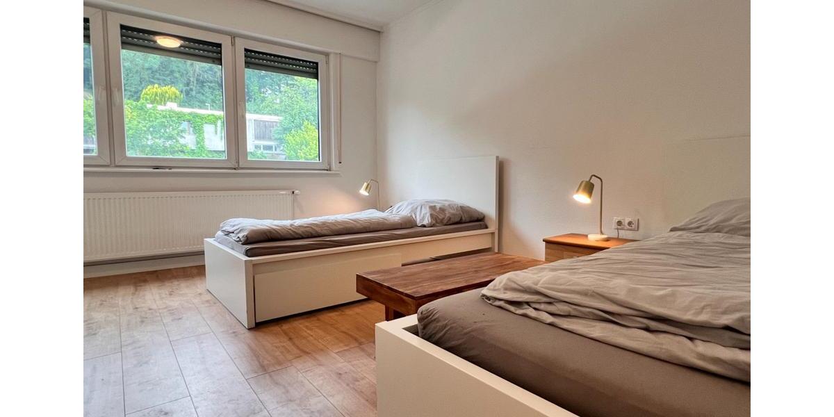 3-Zimmerwohnung mit 5 Betten, Küche, BadWC, Balkon, WLAN, Waschmaschine 3 zimmer