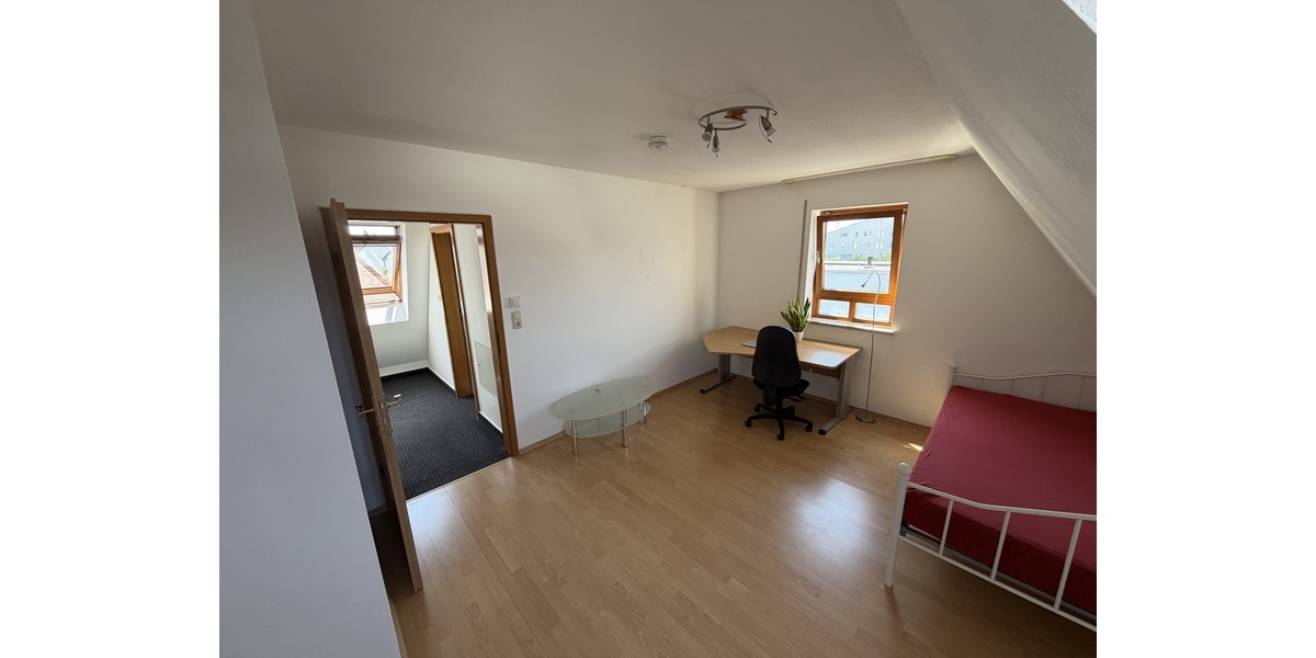 Helles Zimmer im eigenen Stockwerk + eigenem Bad (2er WG) - Zimmer Augsburg Lechhausen | Angebot:27022949