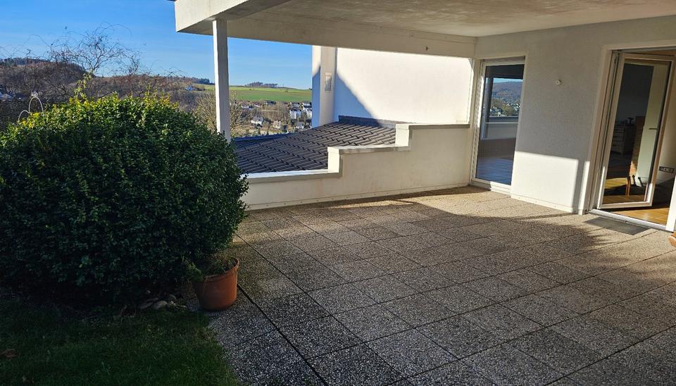 Etagenwohnung Meschede - 5 Zimmer, 180 m&sup2;, 1.100&euro; | Angebot:25551536