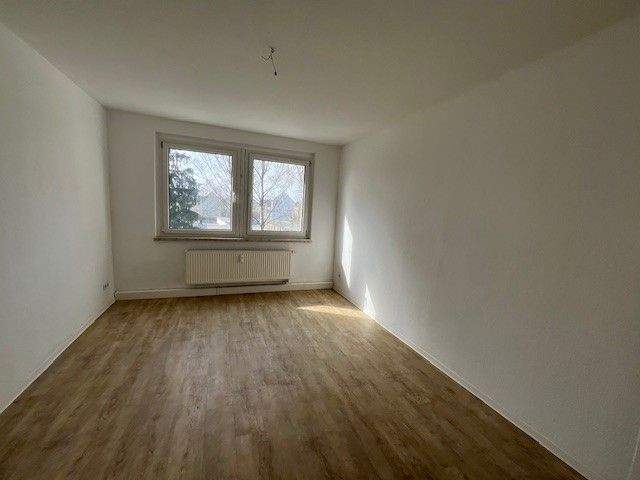 Etagenwohnung Zwickau Marienthal - 4 Zimmer, 74 m&sup2;, 480&euro; | Angebot:26779771