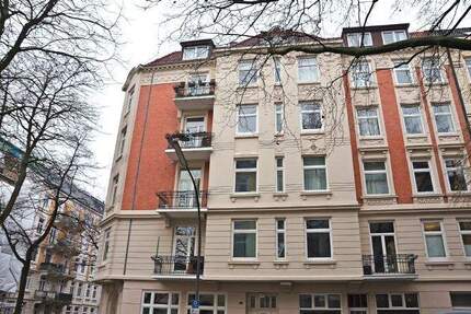 Gepflegte Altbau- ObergeschossWohnung mit überdachtem PKW-Stellplatz und guter Raumaufteilung in beliebter Wohnlage in Hamburg- Eimsbüttel
