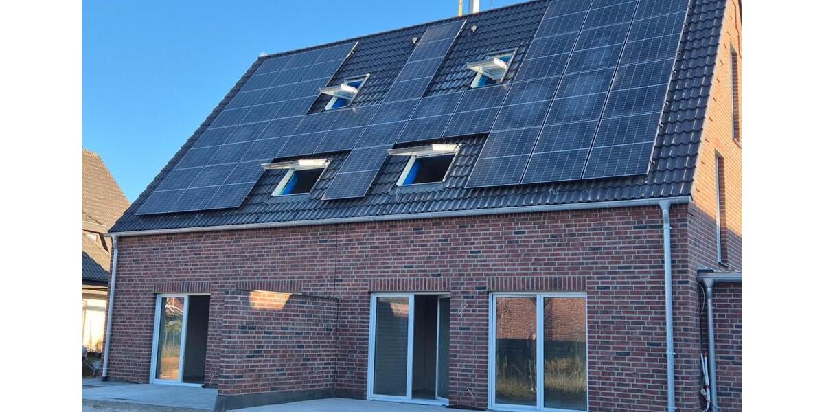 Schöne helle Doppelhaushälfte, Neubau in zentraler Lage 4 zimmer