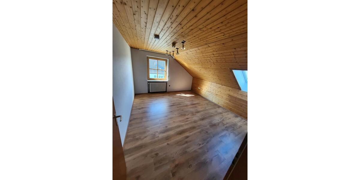 DG-Wohnung hell & gepflegt mit guter Anbindung 3 zimmer