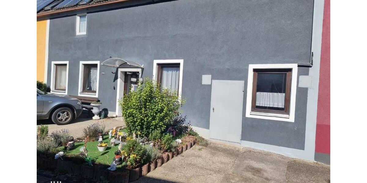 Erdgeschoßwohnung Gunzenhausen - 4 Zimmer, 120 m&sup2;, 800&euro; | Angebot:25048073